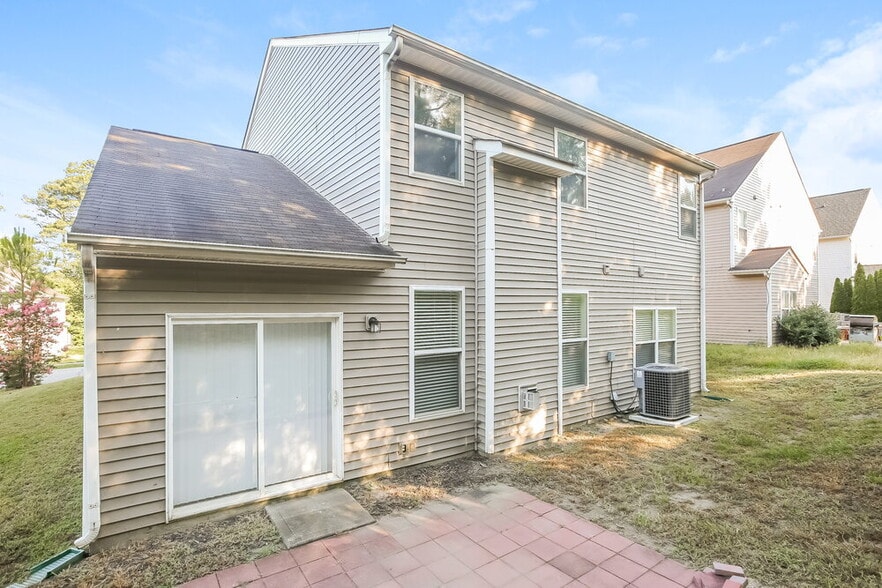 Building Photo - 15132 Oldcorn Ln