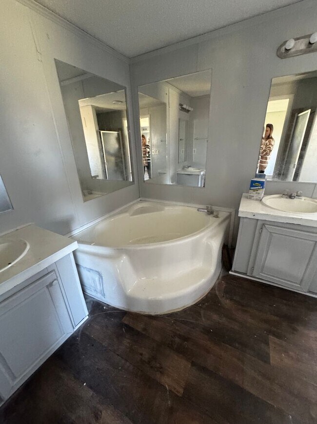 Building Photo - 3 BR 2 Bath 1,280 sq ft singlewide mobile ...