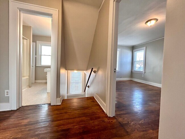 Building Photo - Spacious Four Bedroom Home in Southeast Grand Rapids