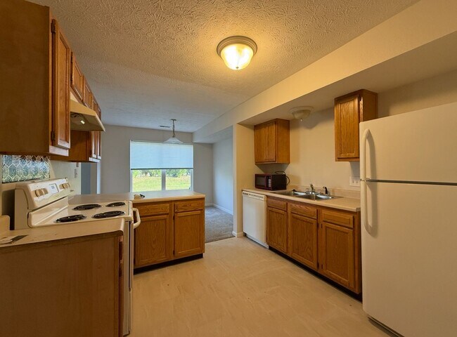 Building Photo - West Lafayette - Large 3 Bedroom 2 Bath Duplex