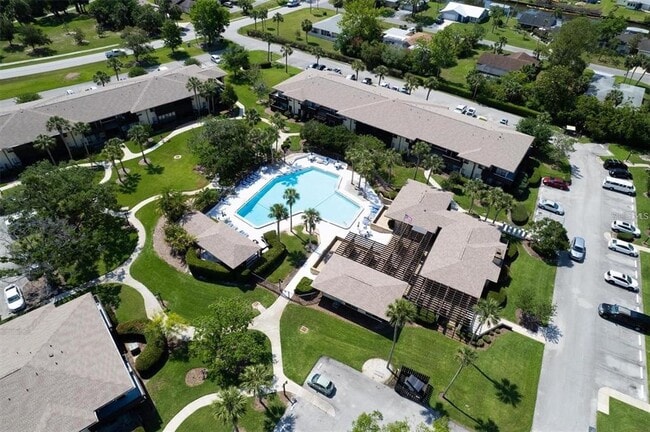 Building Photo - 44 Club House Dr