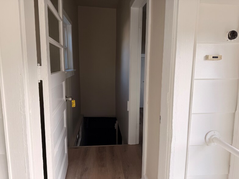 Building Photo - 118 E Jefferson St