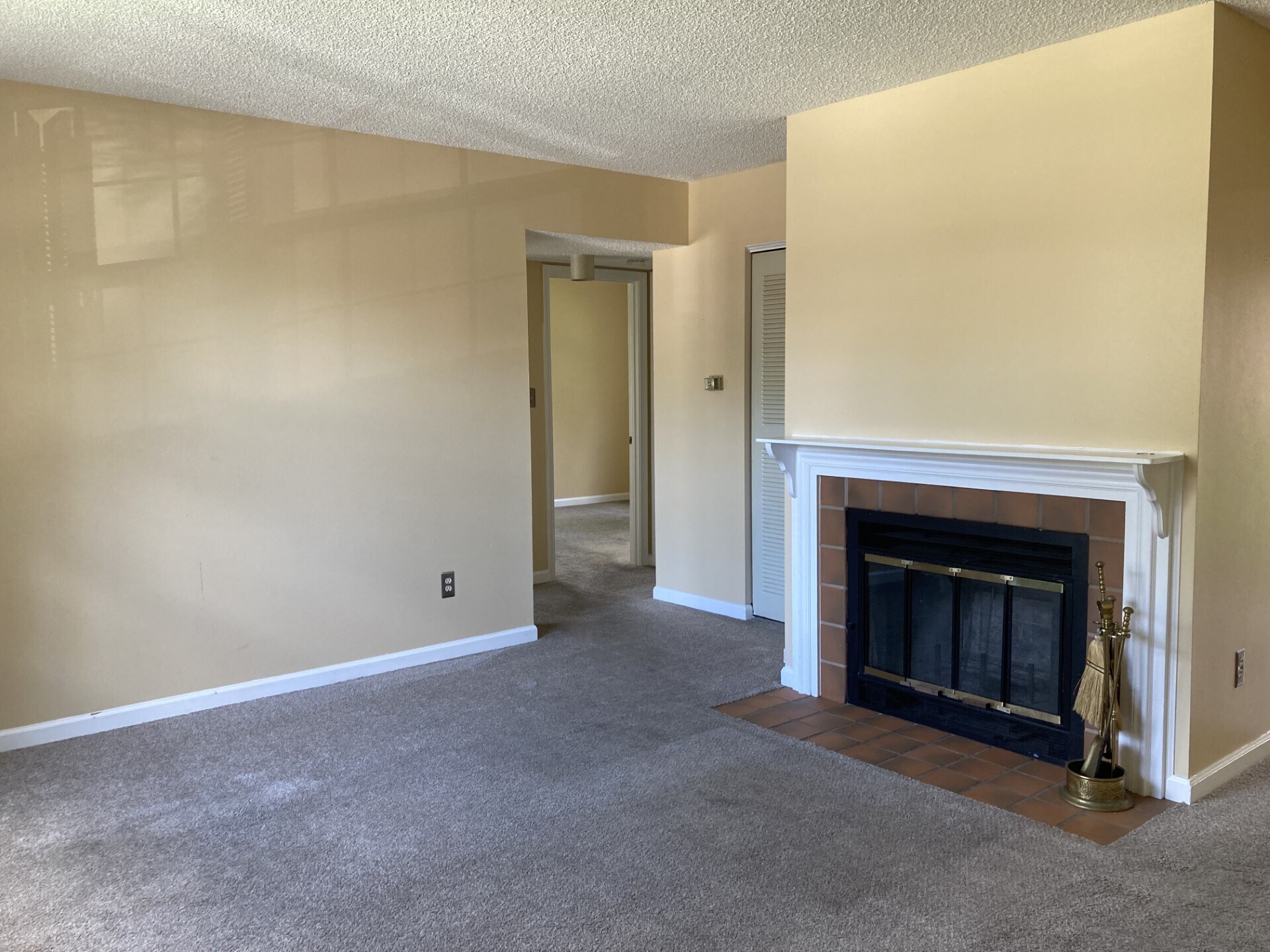New Carpets Throughout - 1618 Thrush Ter