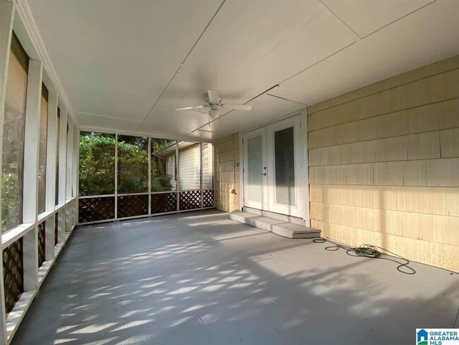Building Photo - 510 9th Ave NE