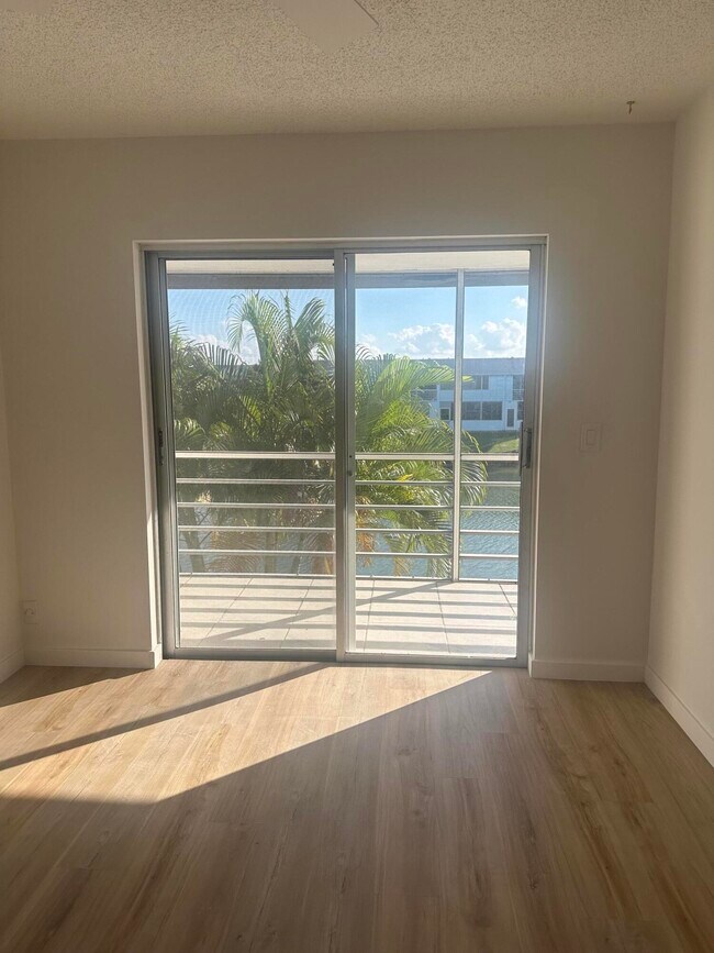 Building Photo - 74 Northampton D