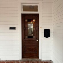 Building Photo - 1604 S Austin Ave