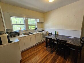 Building Photo - 14 Champney St
