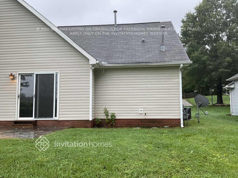 Building Photo - 915 Jordans Pond Ln