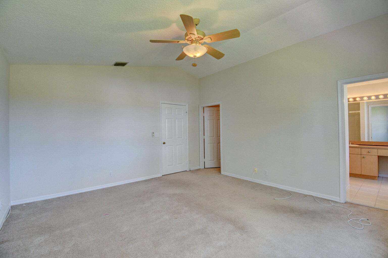 Building Photo - 6414 Park Lake Cir