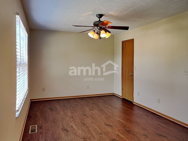 Building Photo - 3300 Darby Glen Blvd