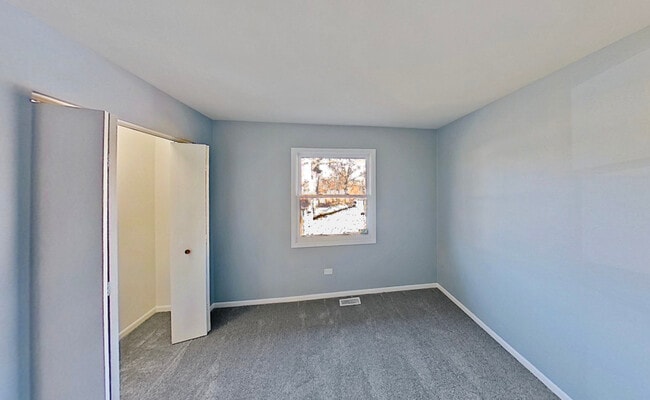Building Photo - 922 E 155th St