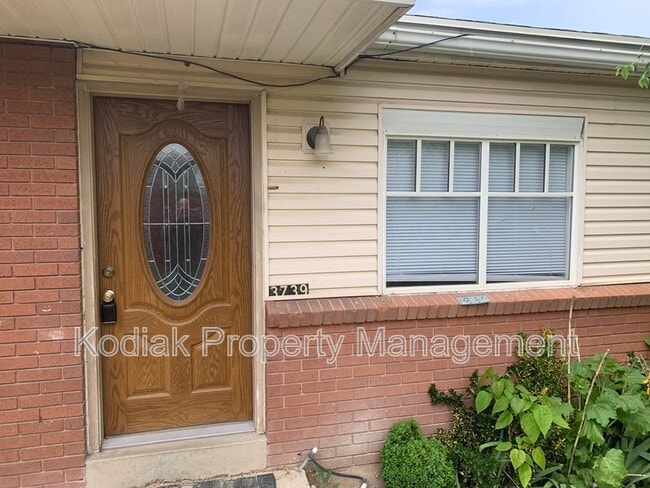 Primary Photo - 3739 3325 W