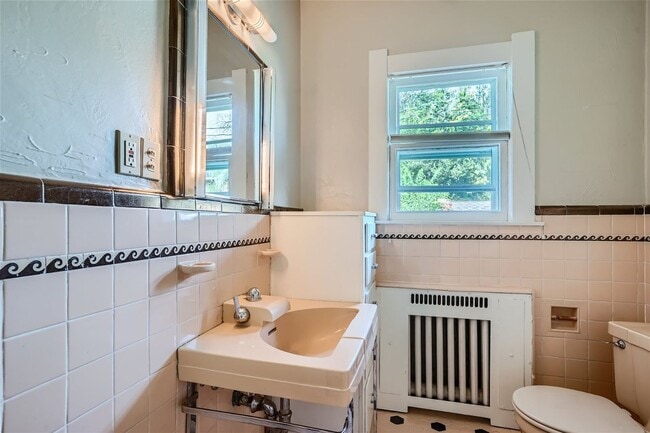 Building Photo - Amazing Location! 7th Avenue Historic Dist...