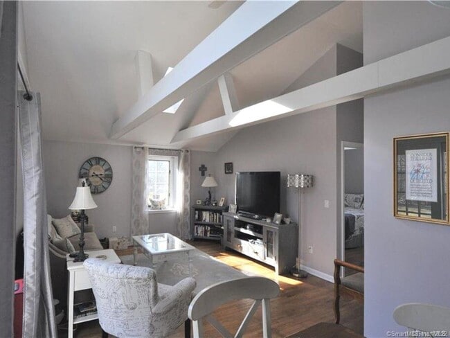 Building Photo - 1500 Redding Rd