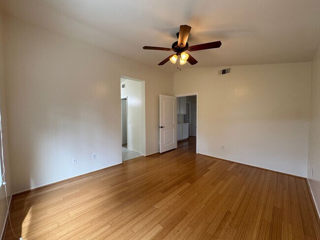 Building Photo - 3 Bedroom House in Temecula for rent