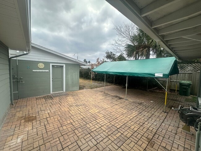 Building Photo - 820 3rd Ave S