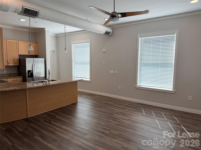 Building Photo - 201 E Innes St