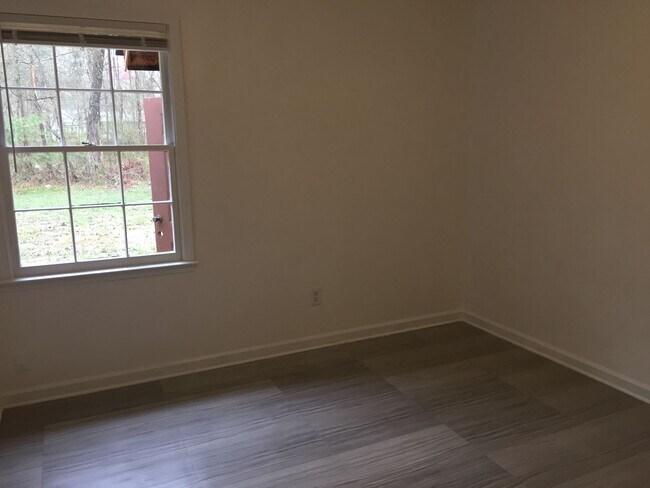 Building Photo - 95 Walenda Dr NW