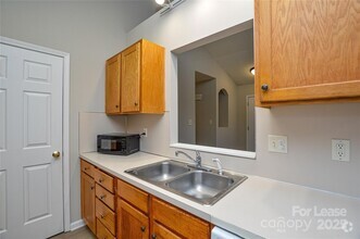 Building Photo - 5515 Burning Ridge Dr