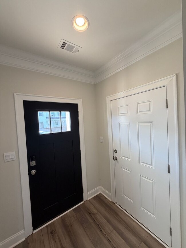 Building Photo - 113 Alva Ct