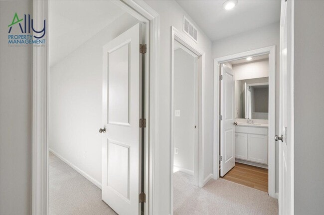 Building Photo - 54 Sophie Kathryn Dr