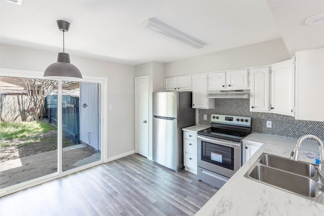 Building Photo - 10309 Burmaster Ln