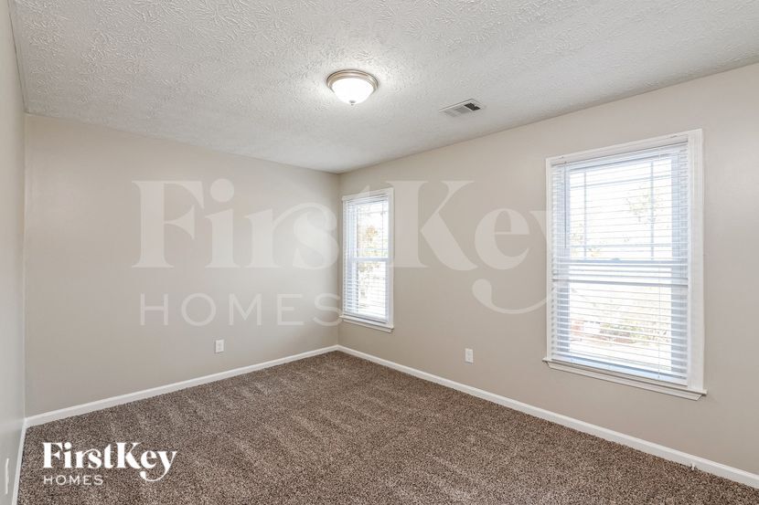 Building Photo - 1817 Emerson Lake Cir