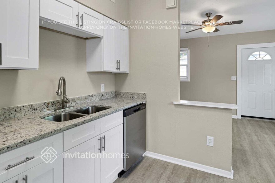 Building Photo - 5226 7th Ave N