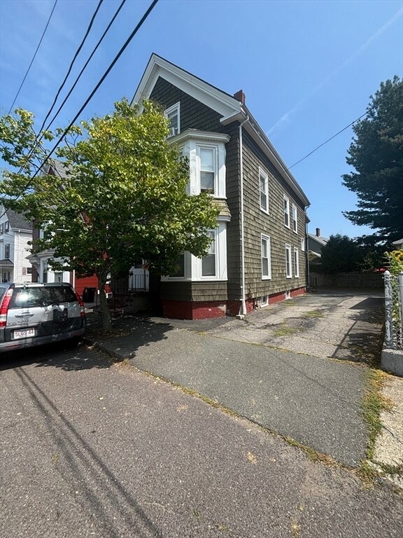 Building Photo - 9 Cushing St