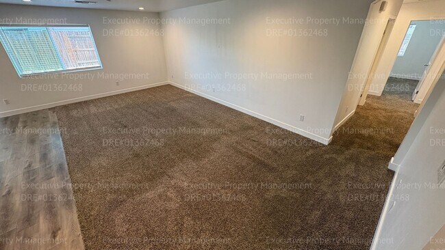 Building Photo - 5 bedroom, 2 bathroom, 3 car garage located near Taft Hwy/ Chevalier Rd