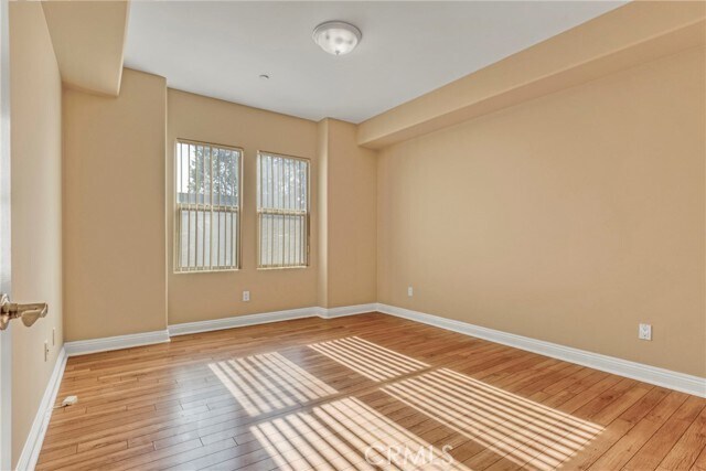 Building Photo - 12916 Moorpark St