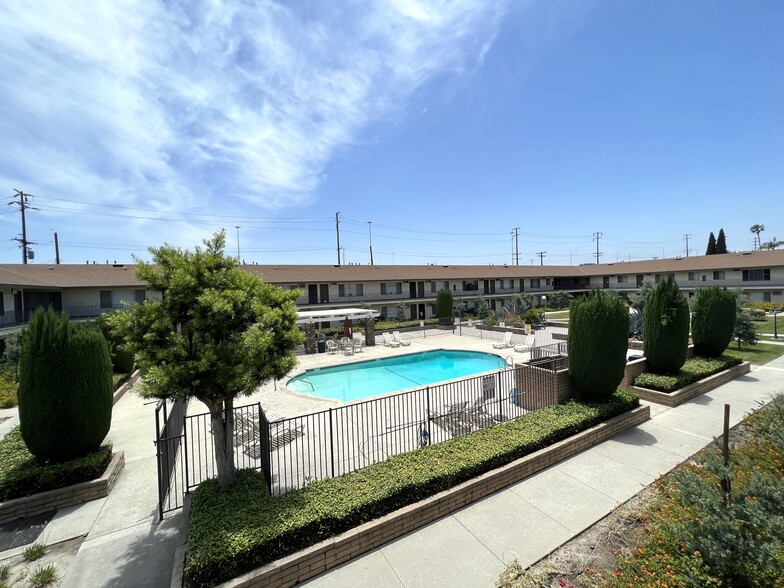 Pool - Casitas de Seville Apartments