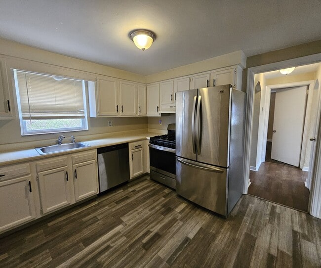 Building Photo - 855 Hamil Rd