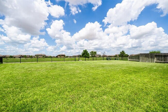 Building Photo - 29423 Red Rocks Pk Dr
