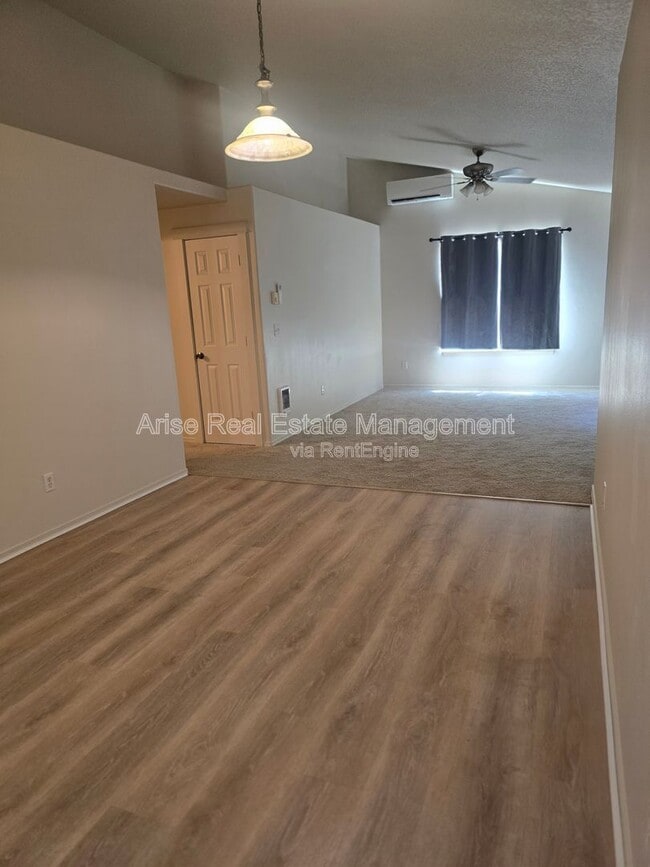 Building Photo - 803 SE Kierra Pl