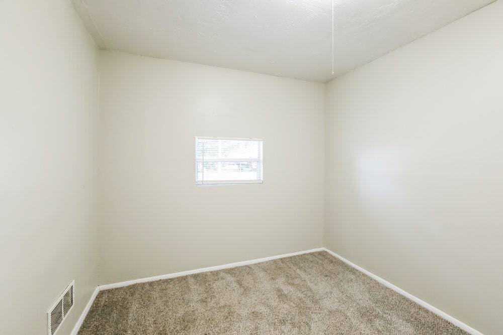 Building Photo - 6885 NW 27th Ct