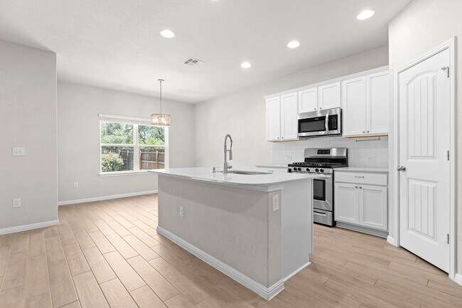 Building Photo - 2205 Singletree Bend