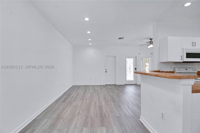 Building Photo - 5603 Polk St