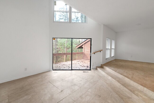 Building Photo - 2565 Terrace Trail