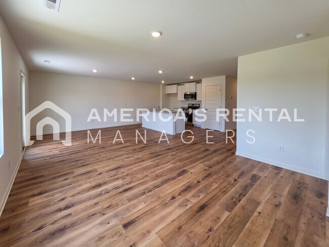 Building Photo - 556 Saddlewood Bnd