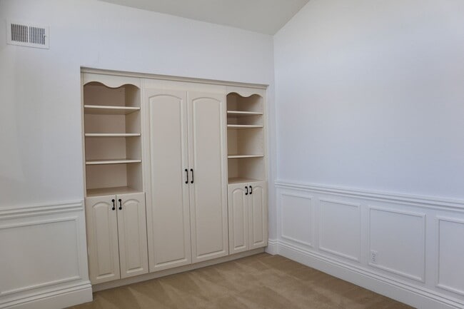 Building Photo - Wonderful 4 Bedroom Home in Fremont – Beautiful Backyard!