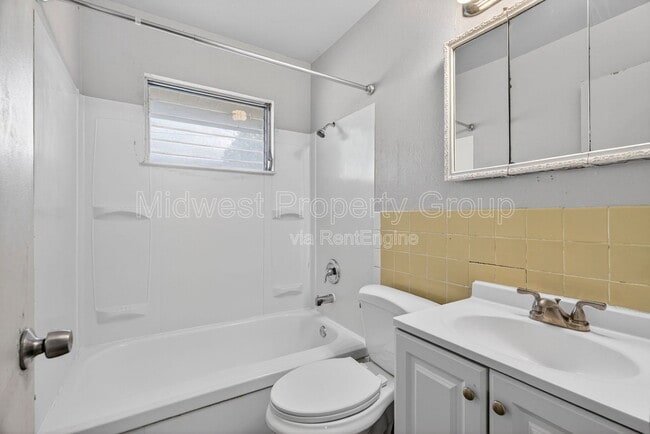 Building Photo - 743 Shepley Dr