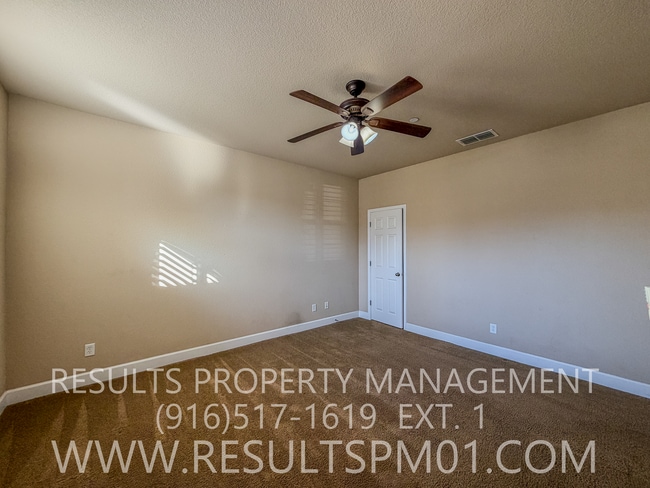 Building Photo - Elegance and spacious Mini Mansion