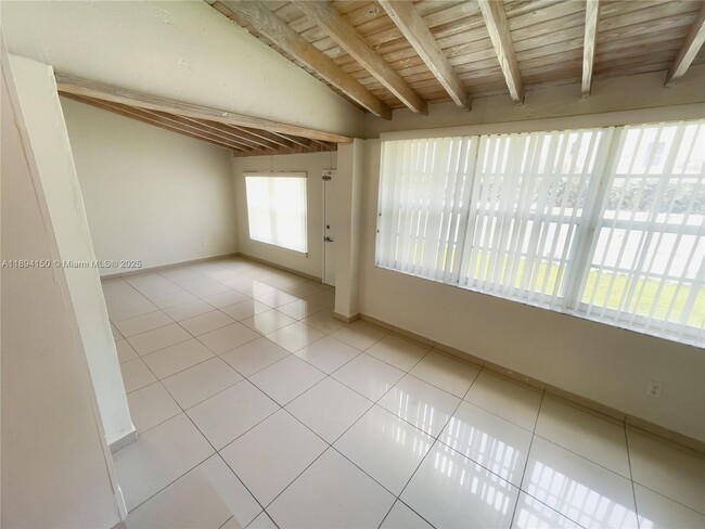Building Photo - 2290 SW 26th Ln