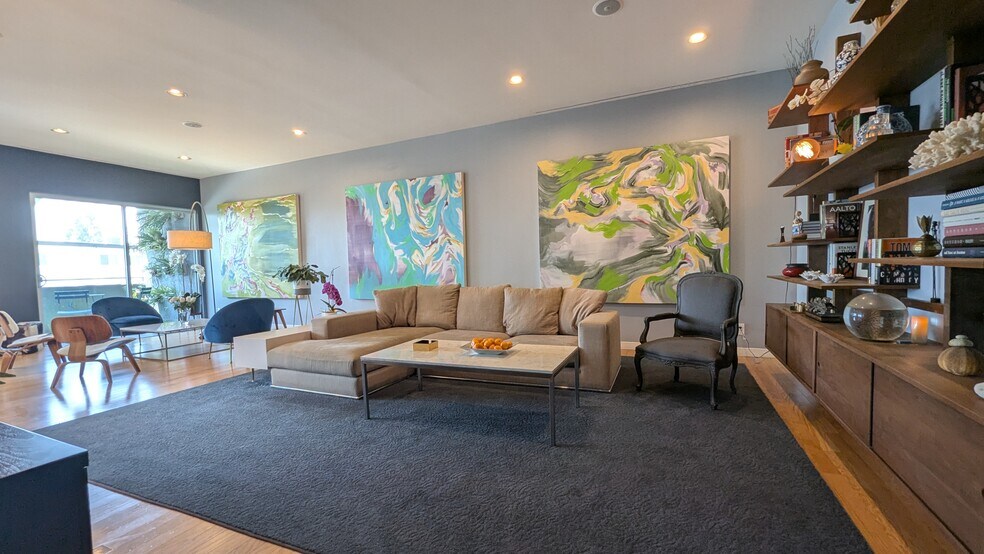 Family Room - 7121 Hillside Ave