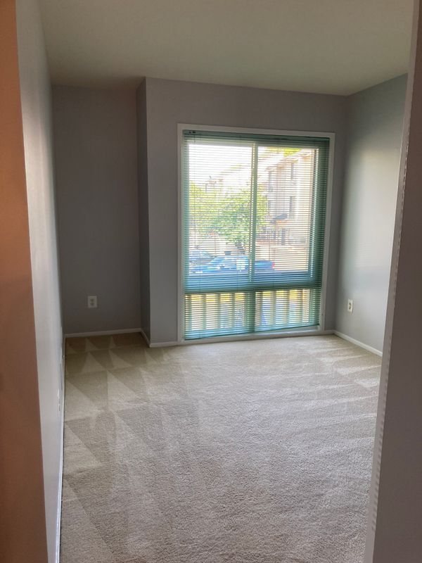 Building Photo - 10260 Ridgeline Dr