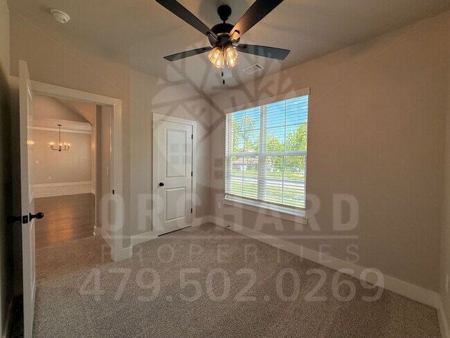 Building Photo - Bella Vista Single-Family Home- 3 Bed/ 2 Bath- Well-Designed Fernley Plan