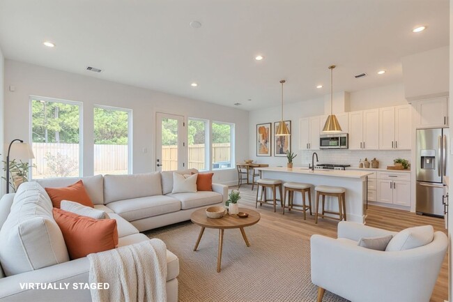 Building Photo - 7628 Inwood Hls Ln