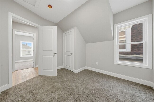 Building Photo - 1 Clough St