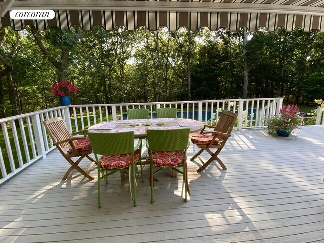 Building Photo - 330 Sprig Tree Path